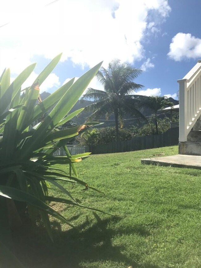 Building Photo - Charming Island Retreat – 3BR/2BA Home A B...