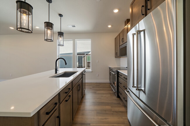 Building Photo - 10882 Lyric St