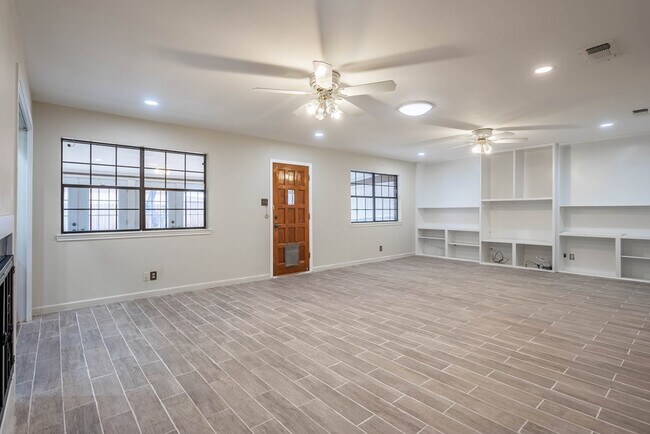 Building Photo - 4503 Westminister Dr