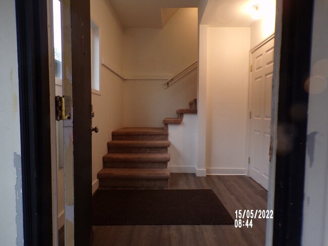 Building Photo - 4407 5th Ave NE