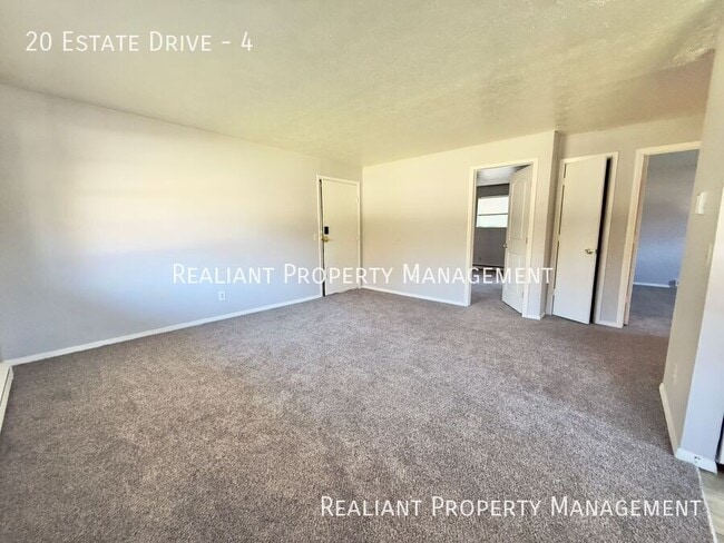 Building Photo - 20 Estate Dr