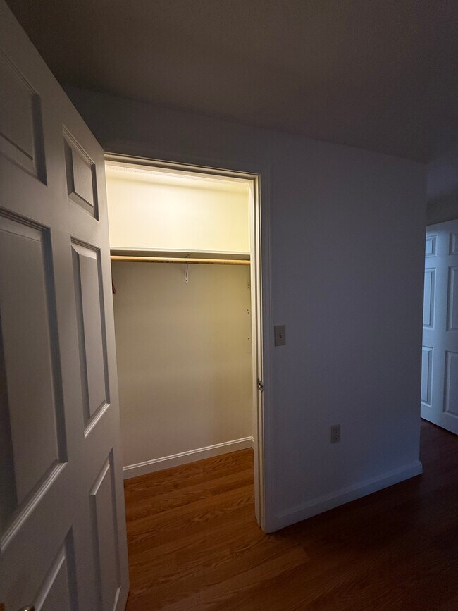 Building Photo - 826 State St