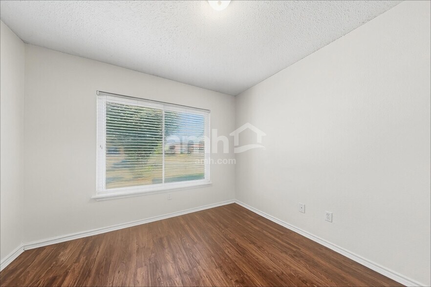 Building Photo - 10109 Chapel Glen Ter