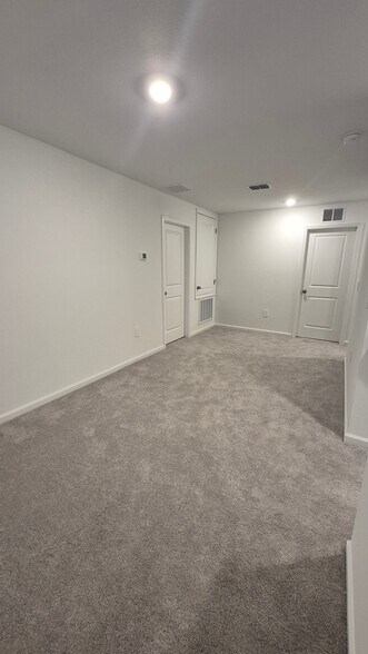 Building Photo - 6220 Botticella Blvd