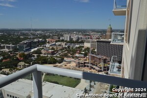 Building Photo - 610 E Market St