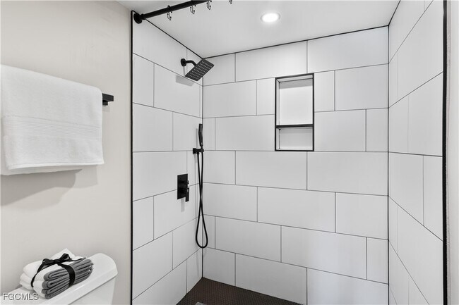 Building Photo - 25804 Cockleshell Dr