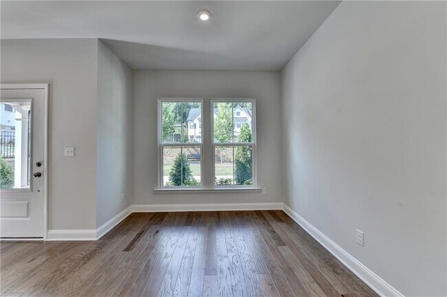 Building Photo - 400 Renwood Trl