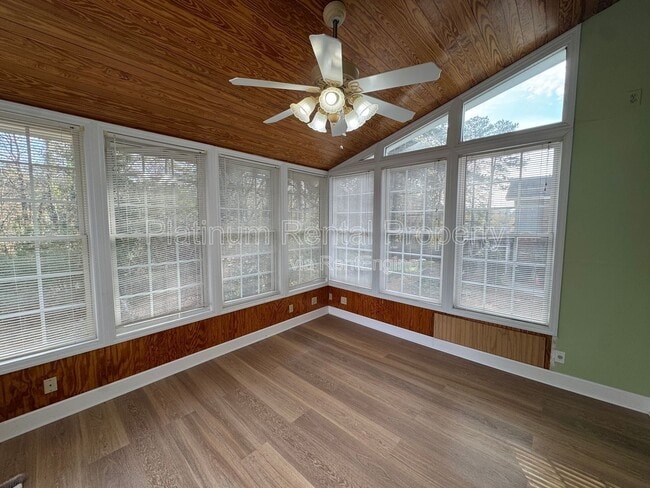 Building Photo - 4007 Shady Cir NW