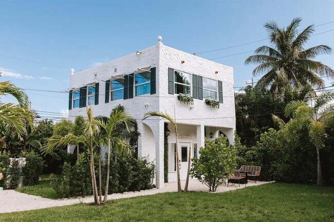 Building Photo - 610 38th St