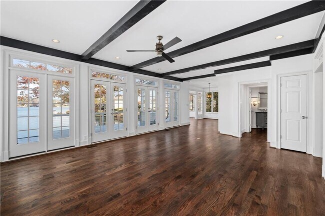 Building Photo - 135 Staghound Ct