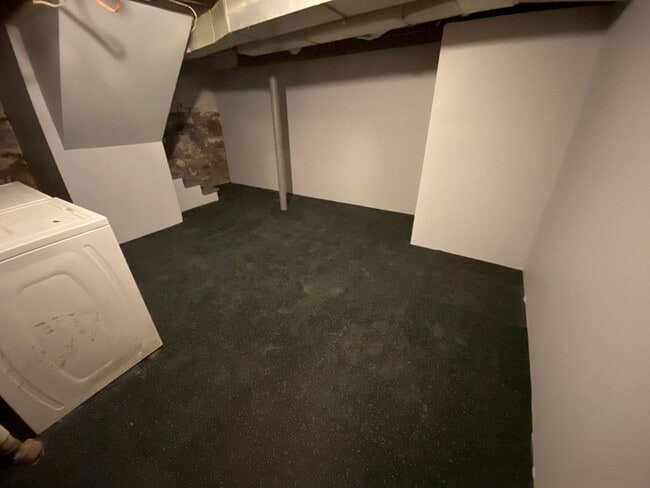 Building Photo - 36 Bright St