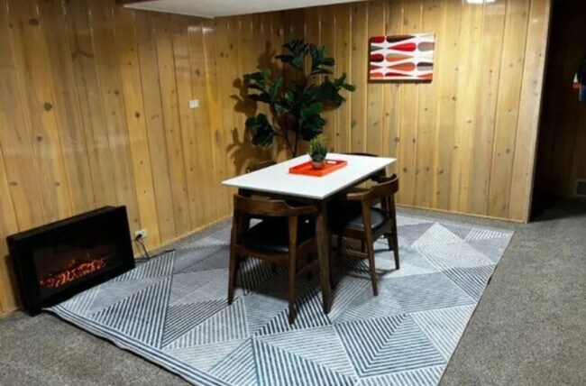 Building Photo - 1945 S 2600 E