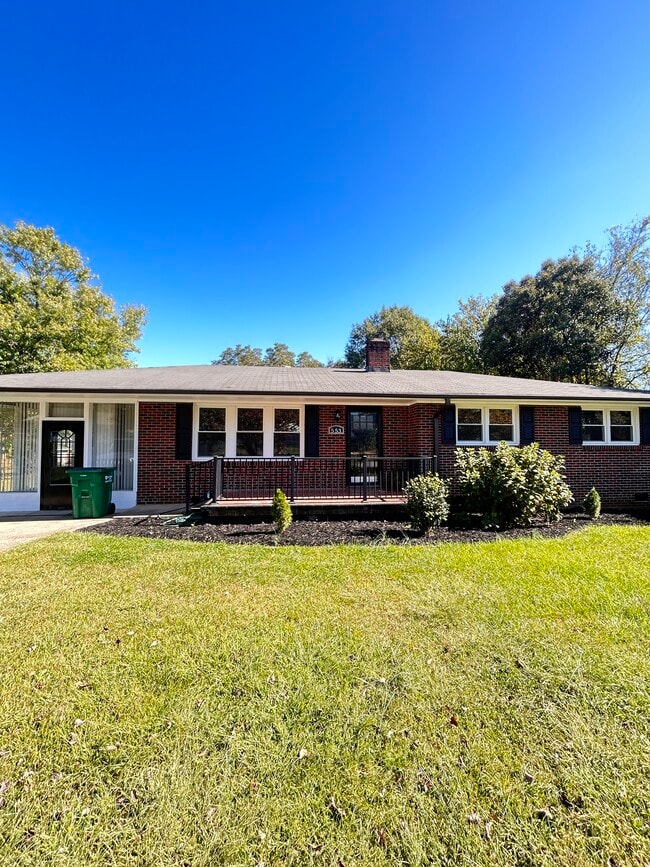 Building Photo - 553 Glenwood Dr