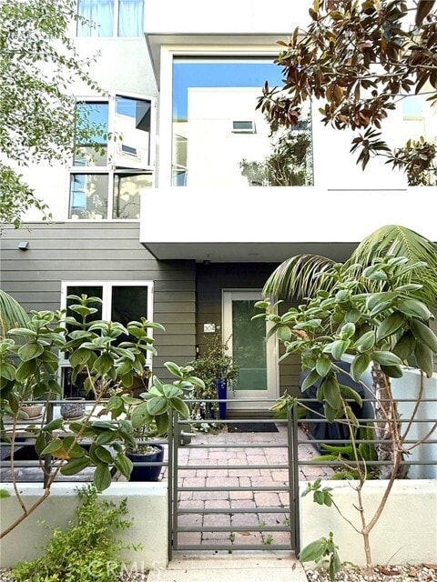 Building Photo - 310 Washington Blvd