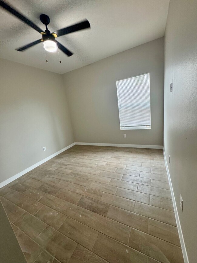 Building Photo - 617 N Delaware St