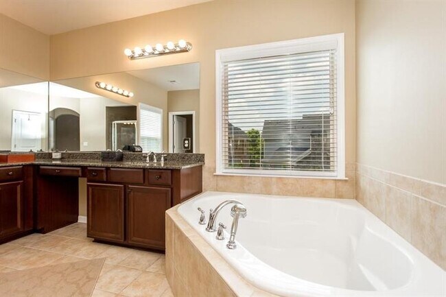 Building Photo - 934 Urban Ash Ct