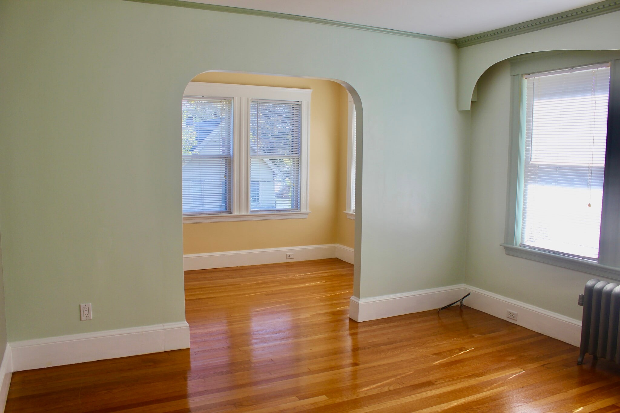 Building Photo - 154 Mount Vernon St