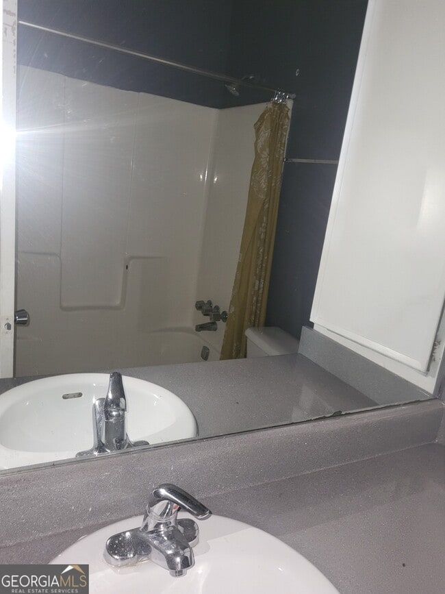 Building Photo - 6330 Holcomb Way