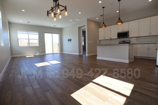Building Photo - 12925 Sapphire Point Dr