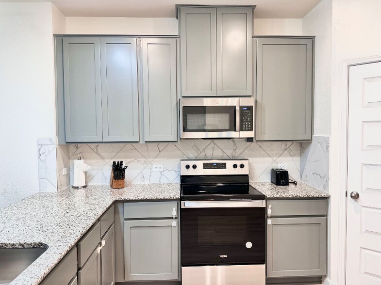 Building Photo - 1106 Aronia Ln