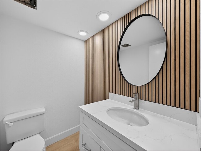 Building Photo - 24889 Nueva Vista Dr