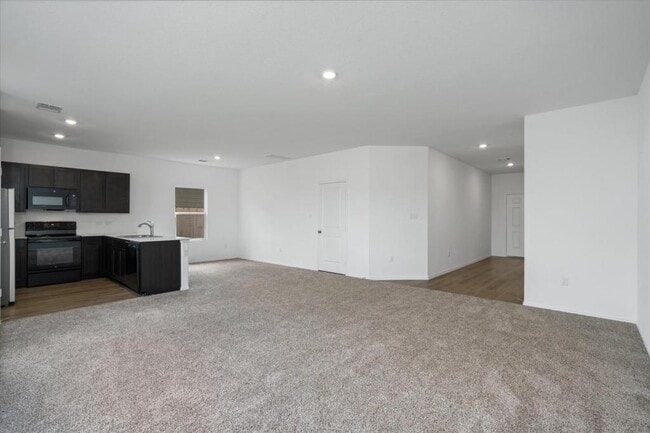 Building Photo - 301 Freshwater Dr