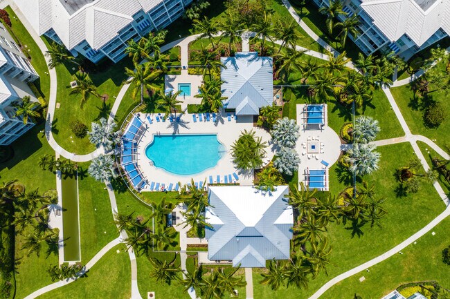 Building Photo - 1024 Bay Colony Dr S