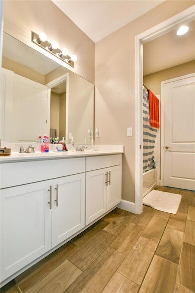 Building Photo - 309 Irving Bend Dr