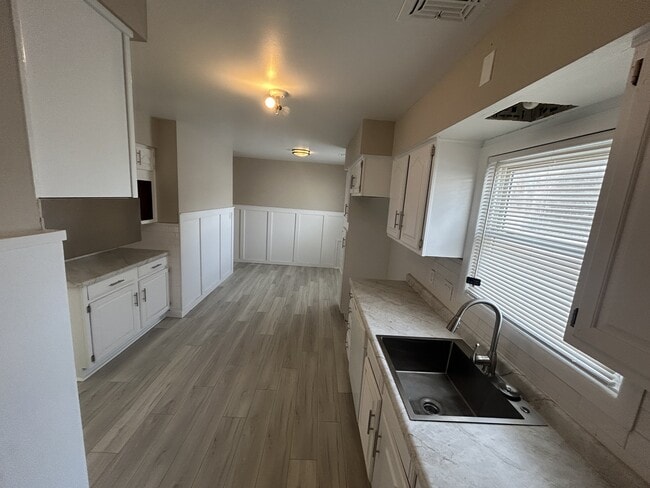 Building Photo - 2132 McCartney Rd