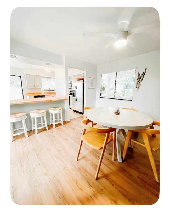 Building Photo - 4402 Sea Cove