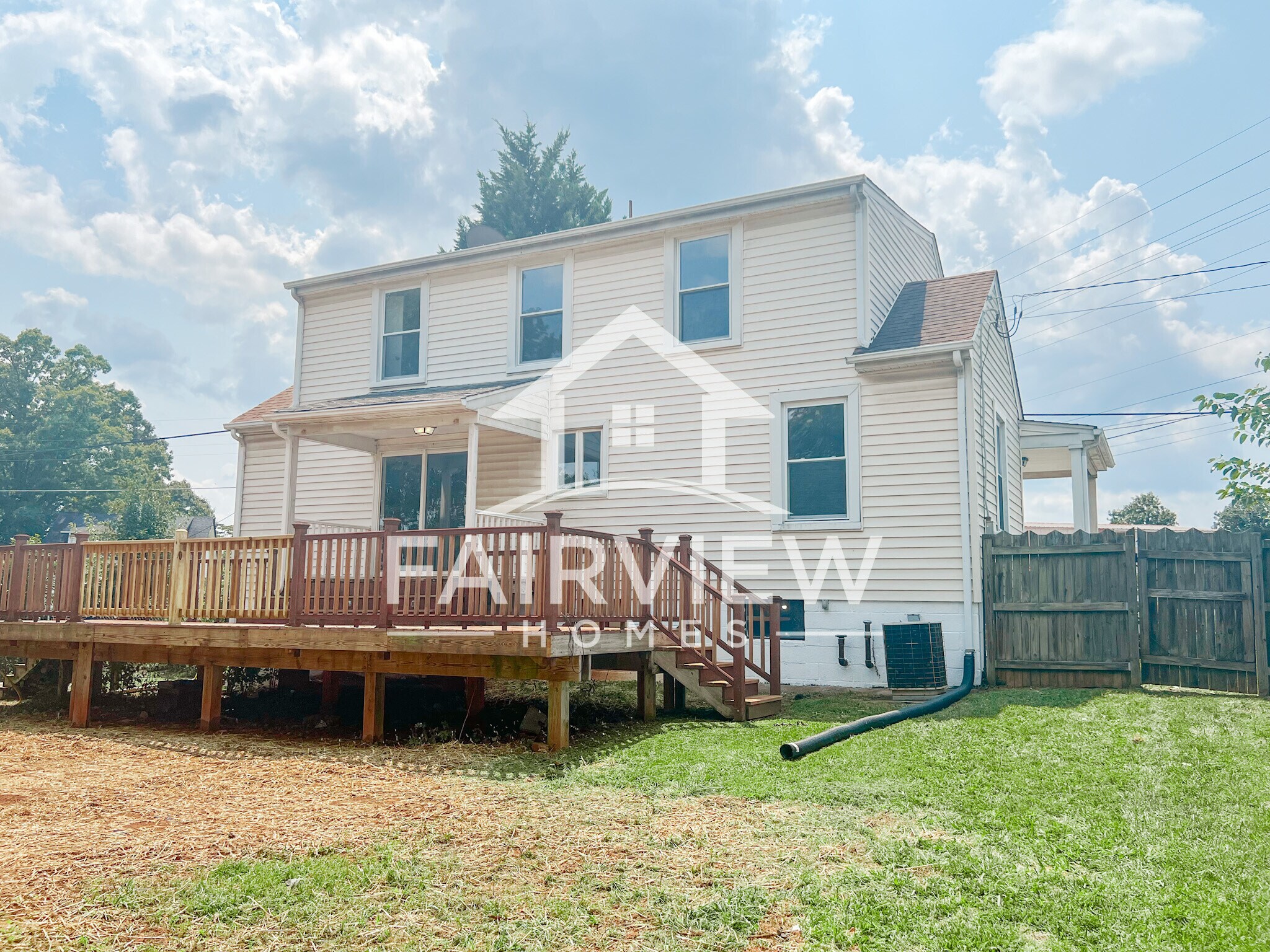 Building Photo - 3239 Mayflower Dr