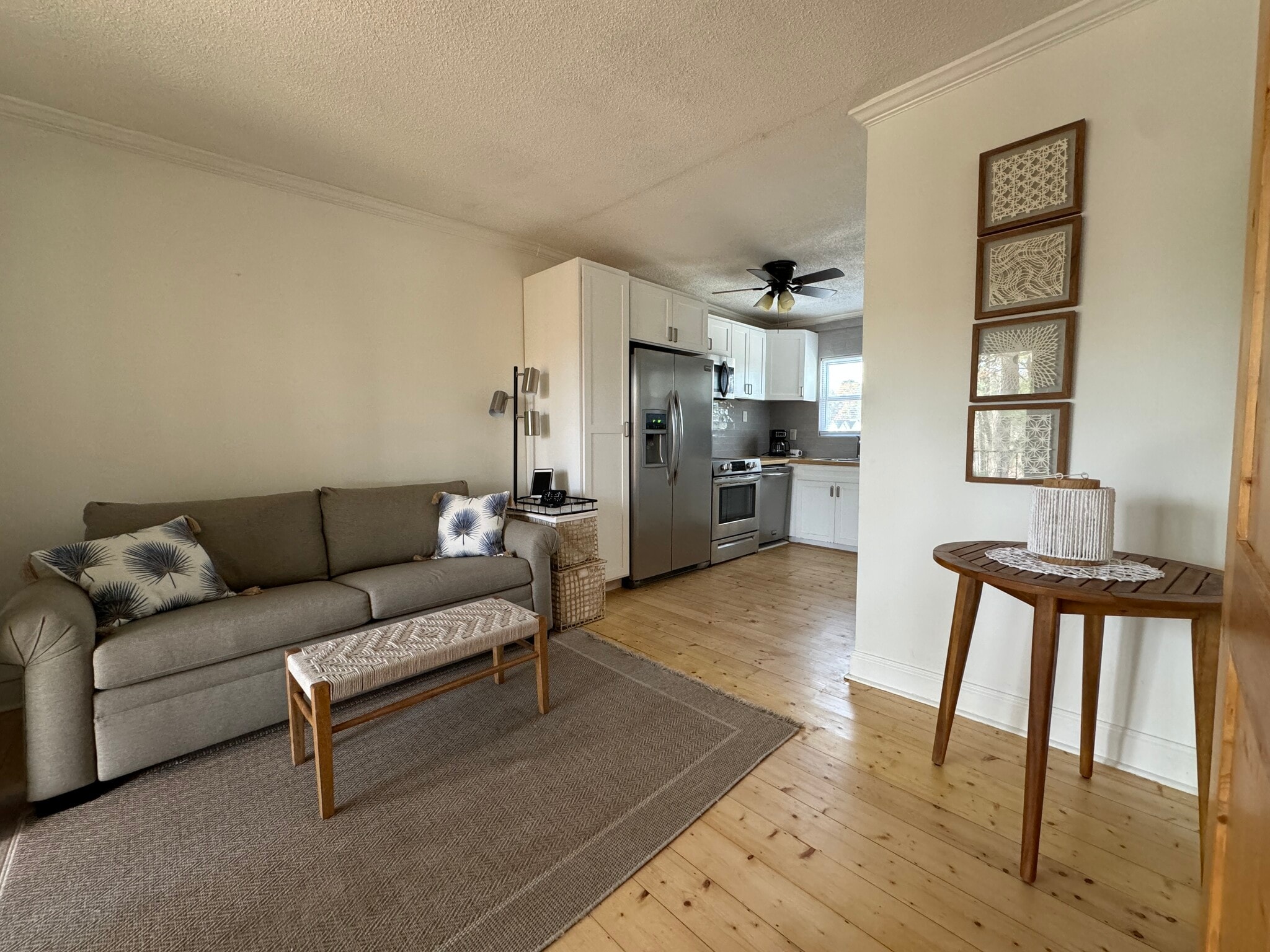 Building Photo - 2109 Pine Tree Dr