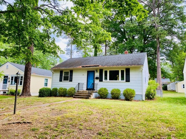 Building Photo - Adorable 2bdrm/1bth Rancher Located in Richmond's West End!!
