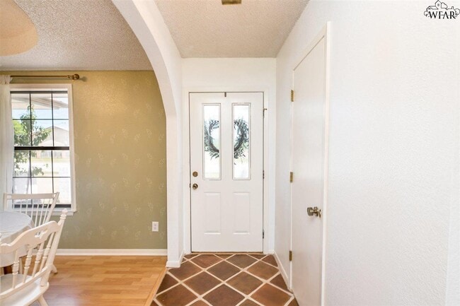 Building Photo - 4319 Crestview