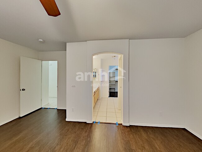 Building Photo - 16215 N 158th Ave