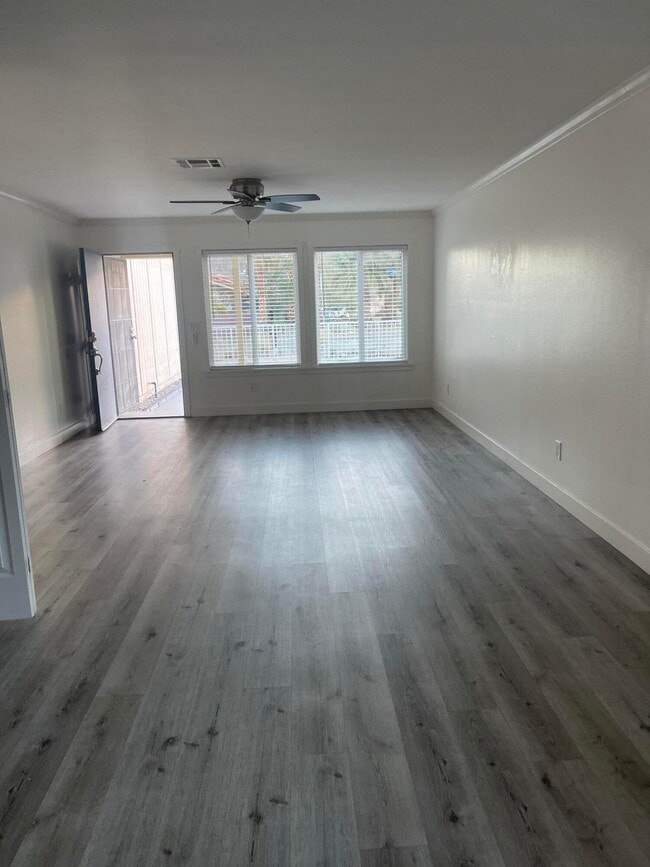 Building Photo - 53745 Avenida Diaz