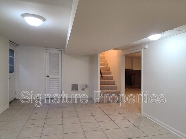 Building Photo - 204 Mt Pleasant Blvd