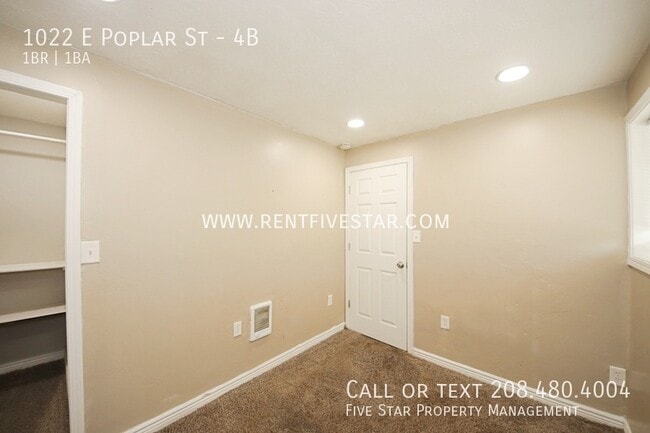 Building Photo - 1022 E Poplar St