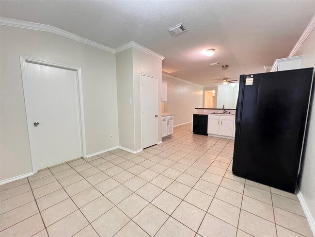 Building Photo - 4714 Garden Meadow Dr