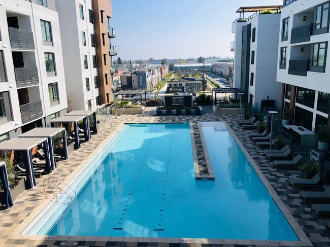Building Photo - 3578 Rambla Pl