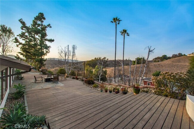 Building Photo - 27151 Mission Hills Dr