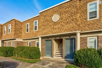 Building Photo - 800 E Grand Ave