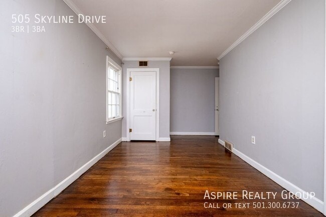 Building Photo - 505 Skyline Dr
