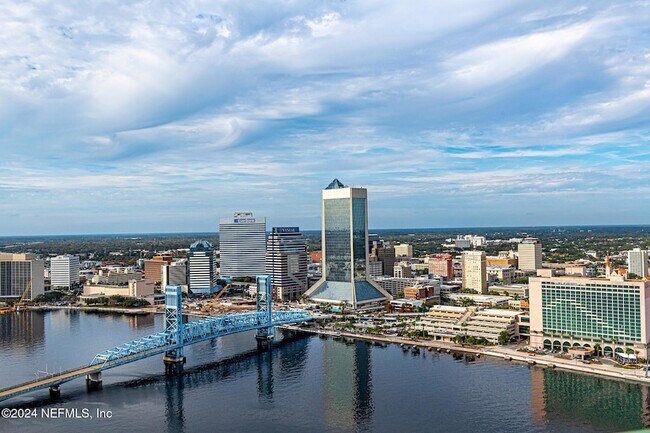 Building Photo - 1431 Riverplace Blvd