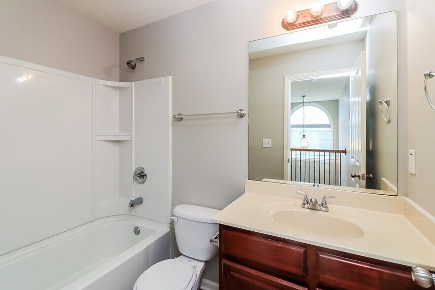 Building Photo - 4173 Kenwood Trail