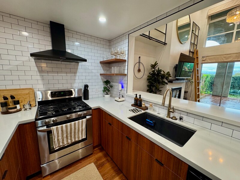 Building Photo - 828 Innes Ave