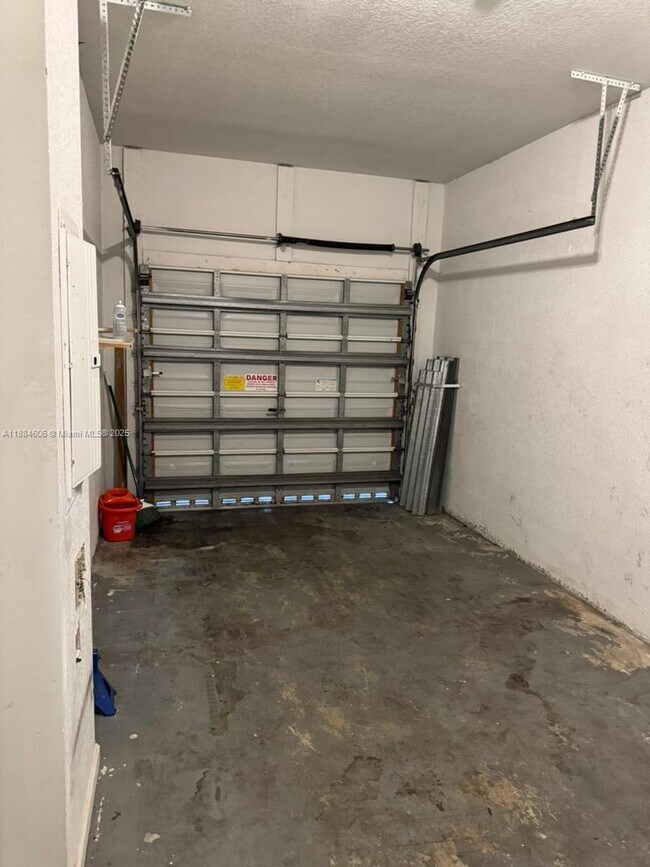 Building Photo - 8706 NW 38th Dr