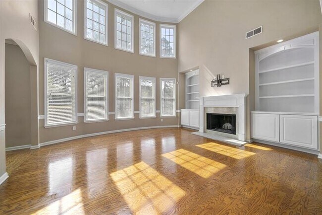 Building Photo - 130 Candler Ct