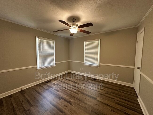 Building Photo - 4453 Oakmont Cir