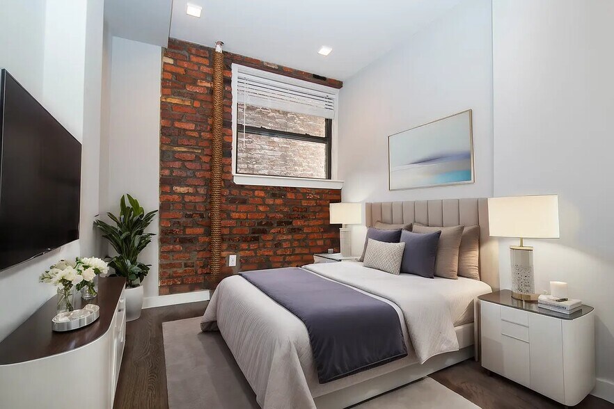 Building Photo - 153 E 26th St